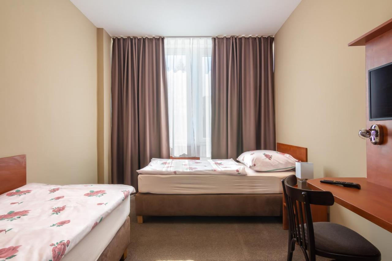 Hotel Alfa Тршебич Экстерьер фото