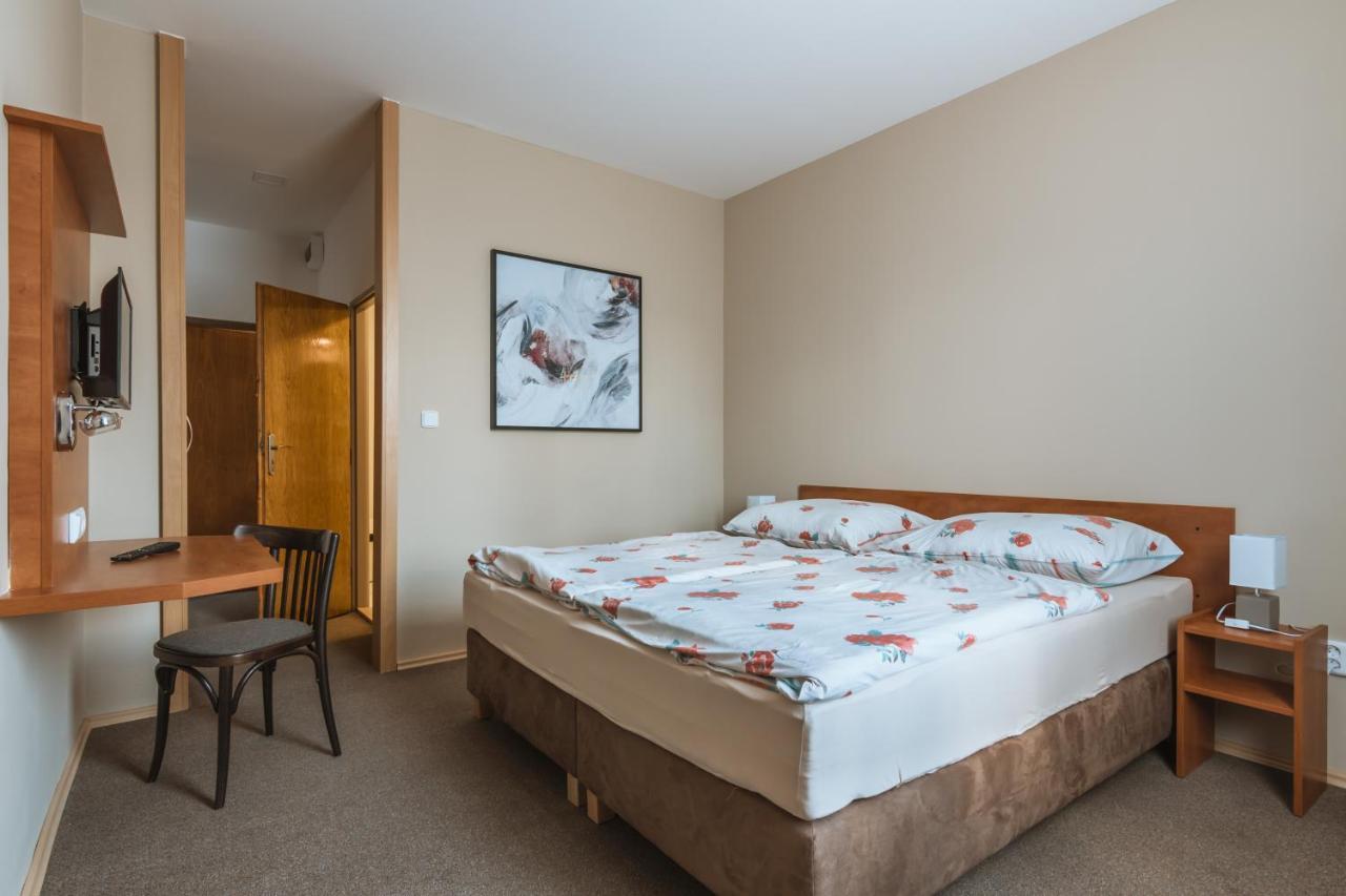 Hotel Alfa Тршебич Экстерьер фото