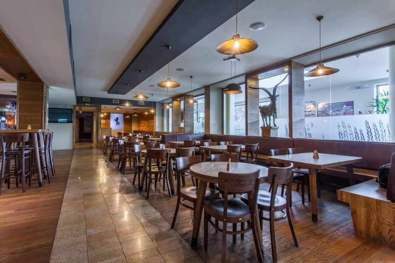 Hotel Alfa Тршебич Экстерьер фото