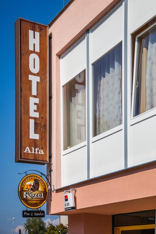 Hotel Alfa Тршебич Экстерьер фото
